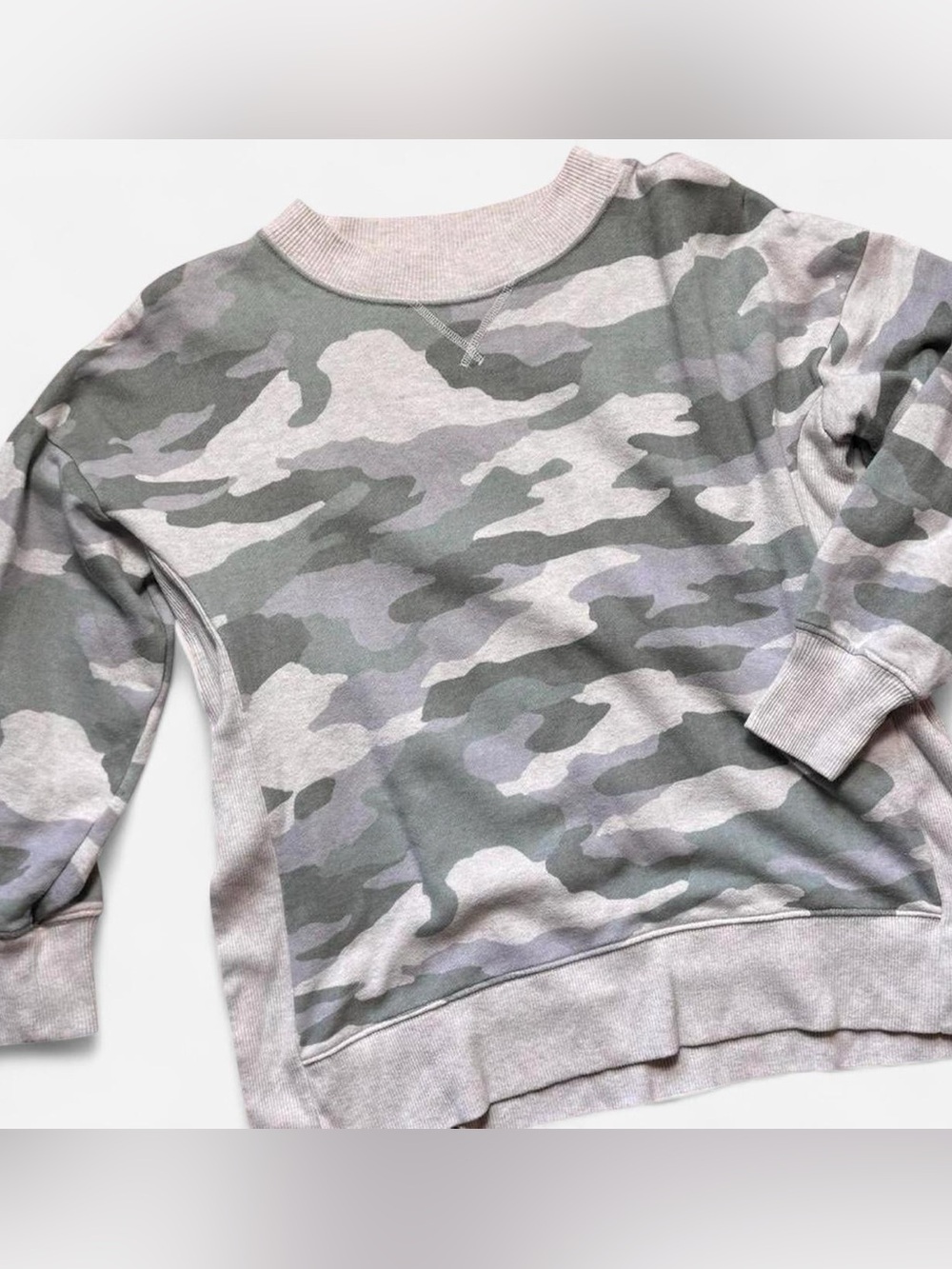 Aerie Oversized Camo Sweatshirt Sage Green Cozy Crewneck M